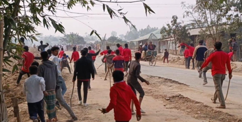 প্রমীলা ফুটবল টুর্নামেন্ট নিয়ে সংঘর্ষ, আহত ১০